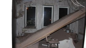 Потолок обрушился в одной из вологодских квартир