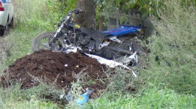 Подросток на мотоцикле въехал в дерево в Вохтоге