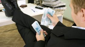Средняя зарплата областных вологодских чиновников оказалась выше 300 тысяч рублей