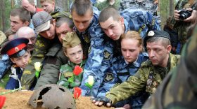 Вологодские поисковики нашли и похоронили останки еще 36 красноармейцев в Ленобласти