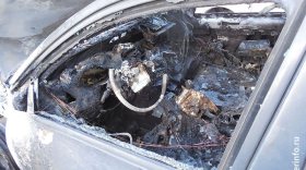 В Череповце из-за места на парковке подожгли две иномарки