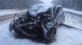 В Вологодском районе водитель «Митсубиси» врезался в фуру и погиб