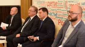 Депутат из Курска и его земляки борются за бетон на набережной и рынок ЖКХ в Вологде?