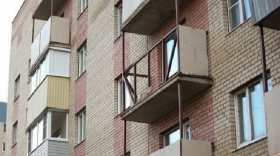 На качество дома, где разбилась насмерть вышедшая на балкон череповчанка, жильцы жаловались еще в январе