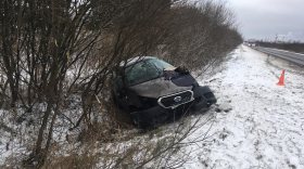 Двое детей получили травмы в столкновении двух машин на трассе под Вологдой