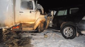 При столкновении грузовика и внедорожника в Верховажском районе погибли двое