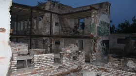 Разрушенная стена XVIII века в центре Вологды привлекла внимание чиновников