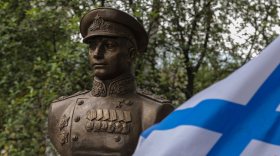 В Вологде открыли памятник адмиралу Николаю Кузнецову