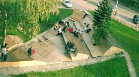 Разрушая Вологду: возле здания ВоГУ демонтируют скамейки проекта «Активация» 