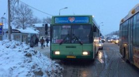 В Череповце пенсионерка получила травму головы, упав в салоне затормозившего автобуса