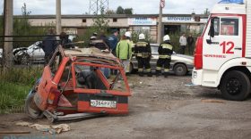 ВАЗ разорвало на части в результате ДТП в Череповце