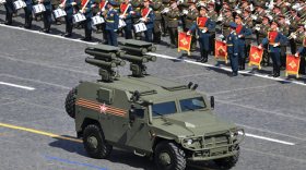 На ремонт брусчатки после парада военной техники в Москве потратят 4 млн рублей