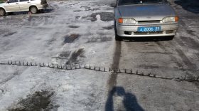 Череповецкие полицейские задержали нарушителя ПДД, пробив ему колеса лентой с шипами