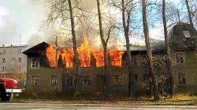 В Вологде снова подожгли расселенные дома на улицах Пригородной и Дзержинского