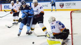 Хоккейная команда "Северсталь" начала выездную серию с поражения