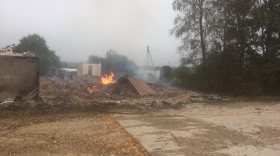 В деревне Никола Устюженского района сгорело аварийное здание дома культуры
