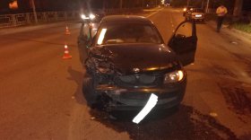 Два человека получили травмы в столкновении ВАЗа и BMW в Вологде