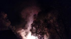 В Соколе из-за неосторожного обращения с огнем сгорели 20 сараев