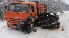 В Верховажском районе водитель «Лады» погиб при столкновении с КАМАЗом