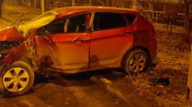 В Вологде три человека пострадали при столкновении двух иномарок