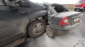 Водитель легкового автомобиля погиб в результате неудачного маневра