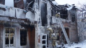 В центре Вологды сгорел двухэтажный деревянный дом
