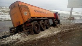 В Вологодском районе «Рено» выехал на встречку и врезался в грузовик: водитель погиб