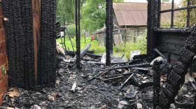 Пожар оставил пожилых супругов без крыши над головой в Устюжне