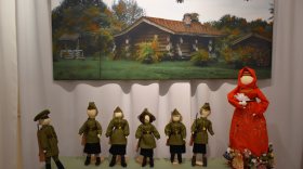 Композиция из народных кукол «…А зори здесь тихие» появилась в Великоустюгском музее-заповеднике