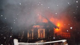 Пьяная пенсионерка из Вожеги спалила дом, уронив тлеющий окурок на матрас
