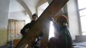Московские школьники помогают возрождать усадьбу под Вологдой