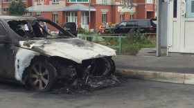 В жилом комплексе Говорово в Вологде подожгли "Mercedes-Benz"
