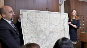 Карта Вологодской губернии конца 19-го века выставлена в вестибюле Государственного архива Вологодской области