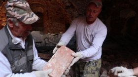 Кирпичи с отпечатками ладоней нашли в ходе восстановления собора в Никольске