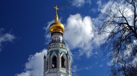 Третий раз за пять лет будут красить колокольню Софийского собора в Вологде 