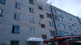 Короткое замыкание в электрощитке выгнало на улицу жильцов пятиэтажки в Харовске
