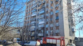 В Вологде восемь человек эвакуировались из-за загоревшегося электрощитка в доме на улице Мира