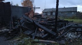 Мужчина погиб при пожаре в деревянном доме в Междуреченском районе