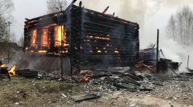 В Устюженском районе сгорел частный жилой дом с пристройкой