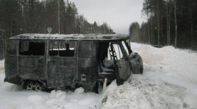 В Бабаевском районе УАЗ сгорел после столкновения с Фордом