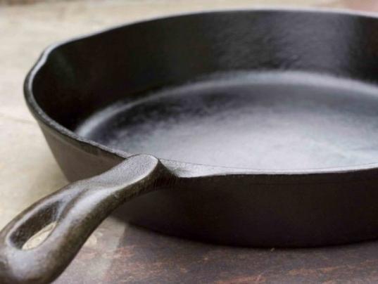 В Тотьме 29-летняя девушка до смерти избила знакомую сковородкой