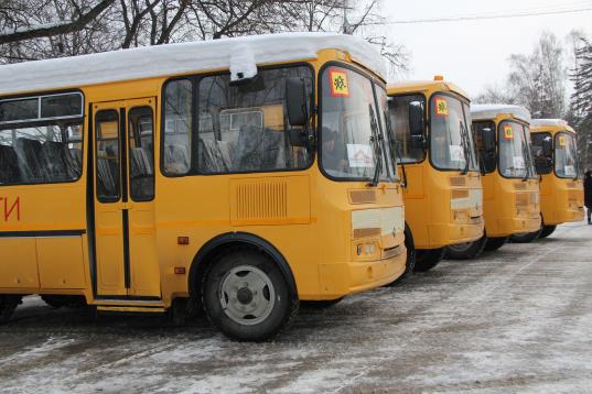 12 школьных автобусов купили для сельских школ Вологодской области