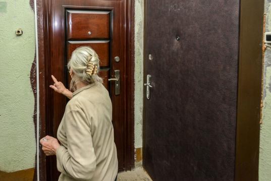 В Вологде пьяная пенсионерка сломала челюсть соседке, которая якобы заливала ее квартиру