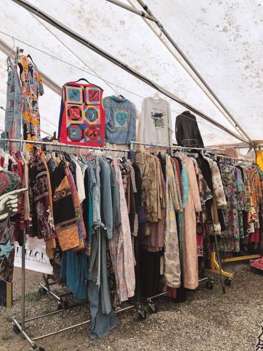 Полезная барахолка: куда в Вологде сдать одежду и обувь в помощь нуждающимся