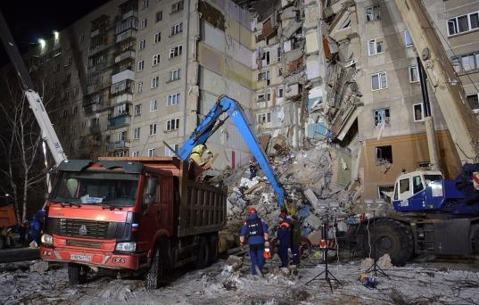 Под завалами обрушившегося из-за взрыва газа дома в Магнитогорске нашли восьмого погибшего