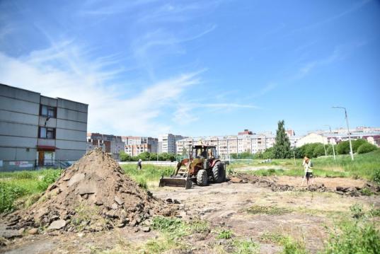 У школы №33 в Вологде в рамках проекта «Народный бюджет ТОС» оборудуют  площадку с элементами воркаута