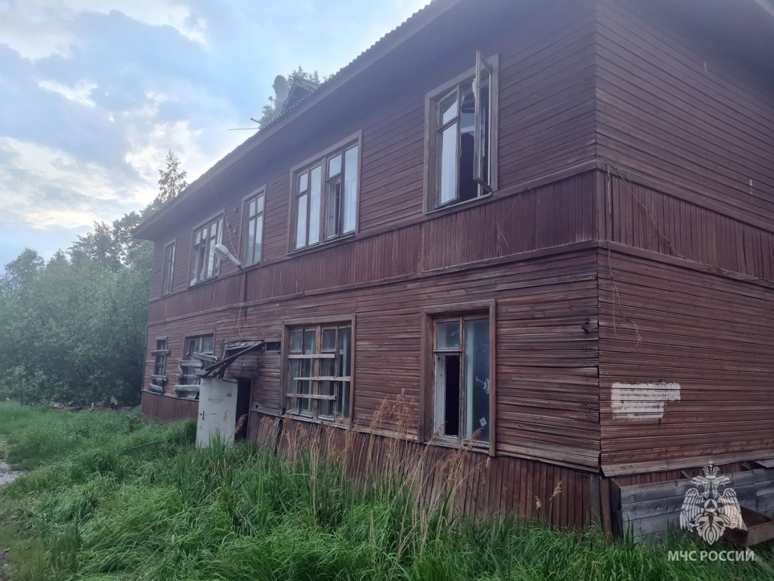 В Вологде дважды за вечер горел нежилой деревянный дом на улице Преображенского