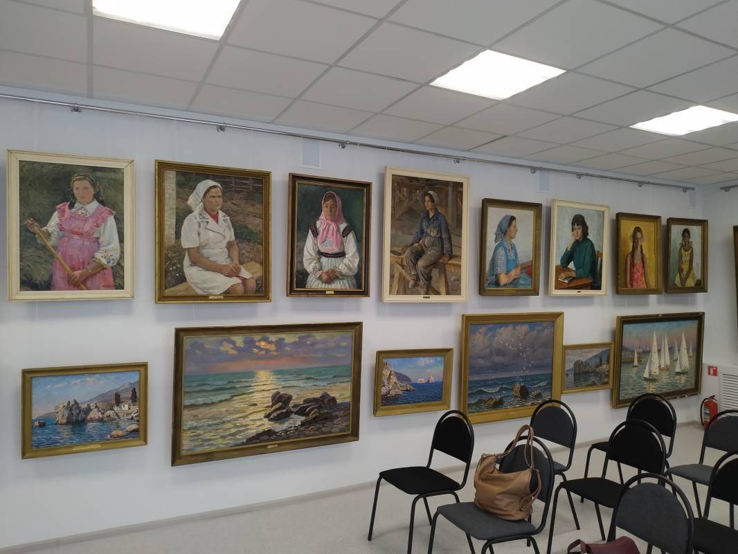 В Вологодской области открыли единственную сельскую картинную галерею после ремонта