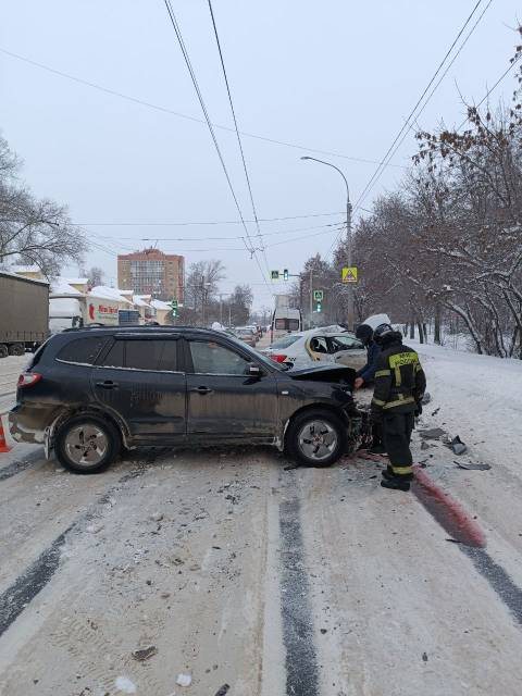 В Вологде при столкновении двух машин пострадал водитель