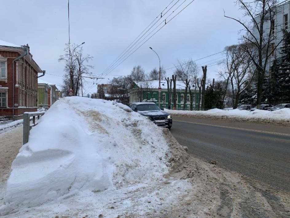 Сергей Воропанов требует в течение 10 дней убрать из города снежные кучи